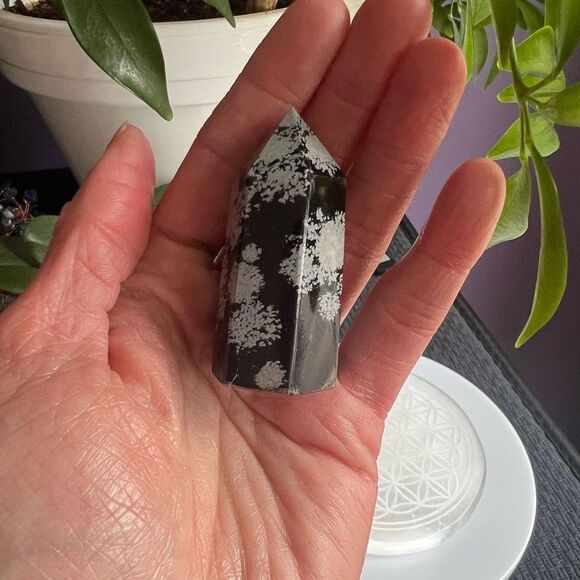Snowflake Obsidian Crystal Tower (#2) - Picture 2 of 10